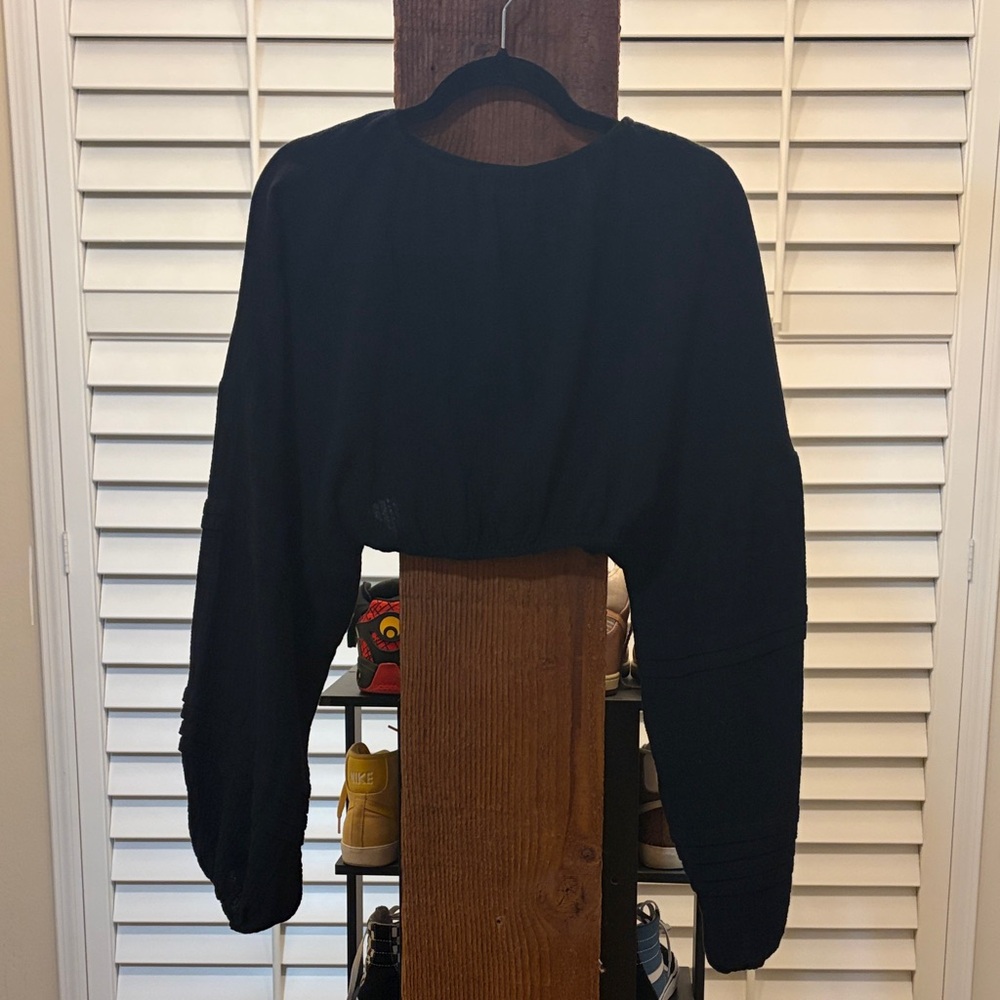 Charlie Holiday Black Women's Cropped Long-Sleeve Top sz small
